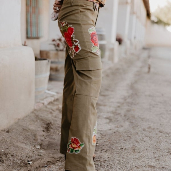 NWT Rodeo Quincy Rancho Rosa Pants - Picture 7 of 10